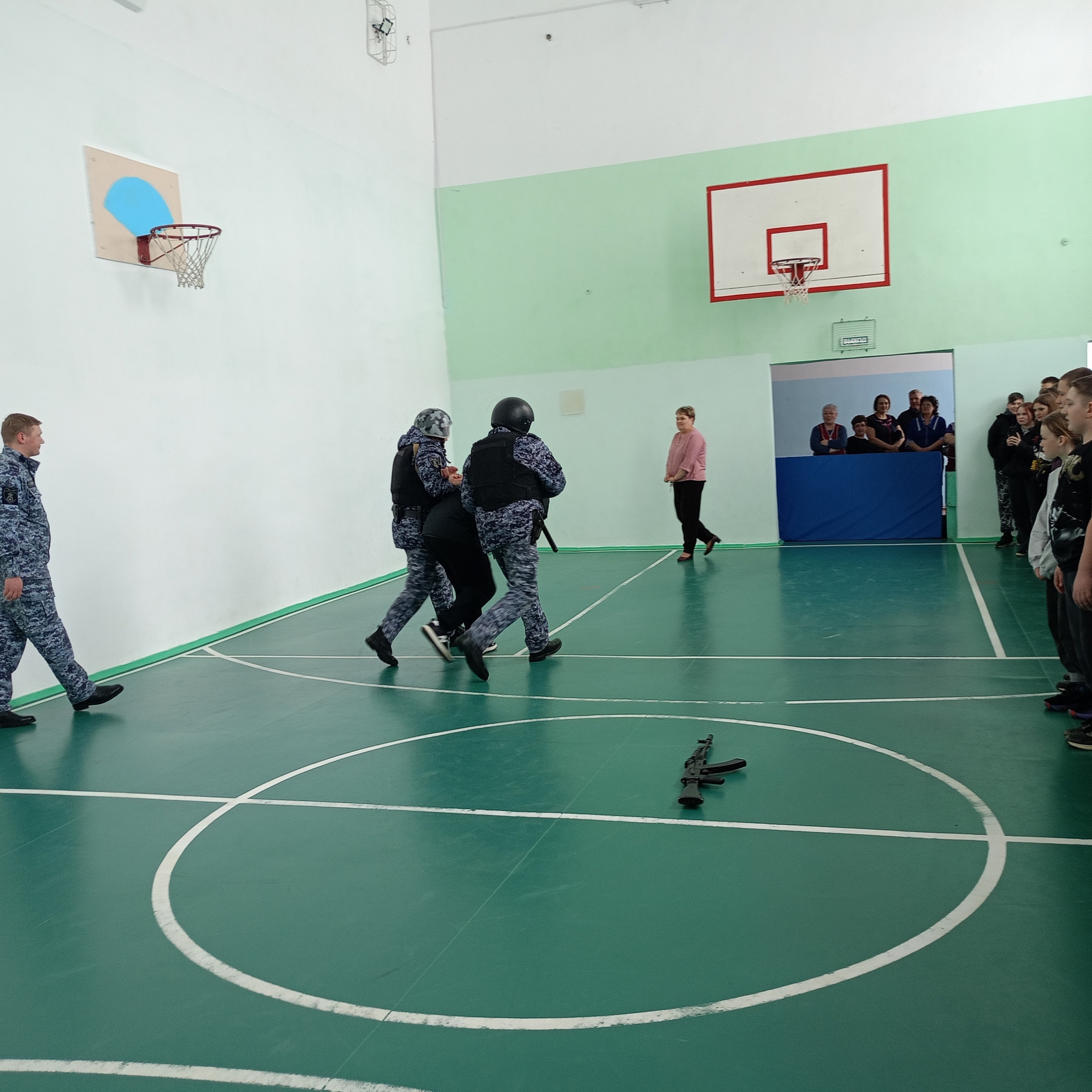 Учения по антитеррористической безопасности в МКОУ "Житниковской СОШ".